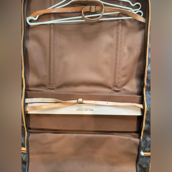 Louis Vuitton Monogram Garment Cover M23522 - Picture 8 of 12